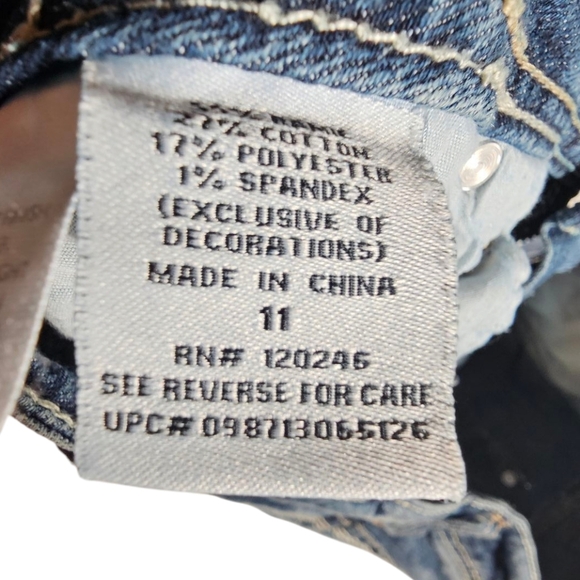 Wallflower Women's Blue Distressed Denim Shorts Size 11 - Picture 5 of 5